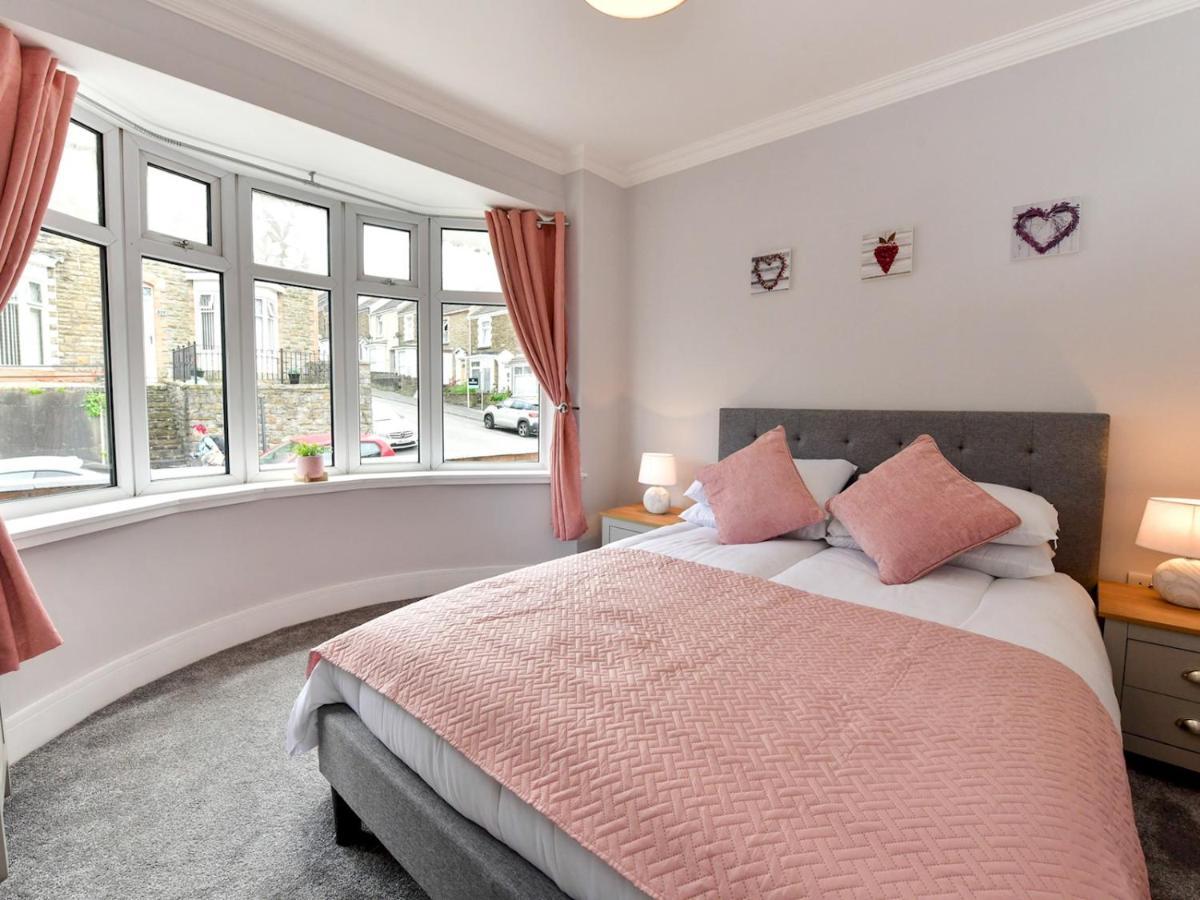 Pass The Keys Newly Refurbished Modern Bungalow - Pets Welcome Villa Swansea Exterior photo