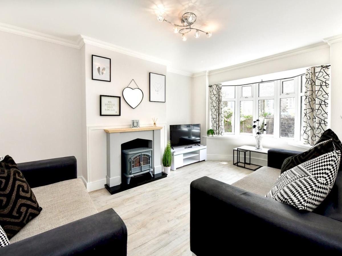 Pass The Keys Newly Refurbished Modern Bungalow - Pets Welcome Villa Swansea Exterior photo